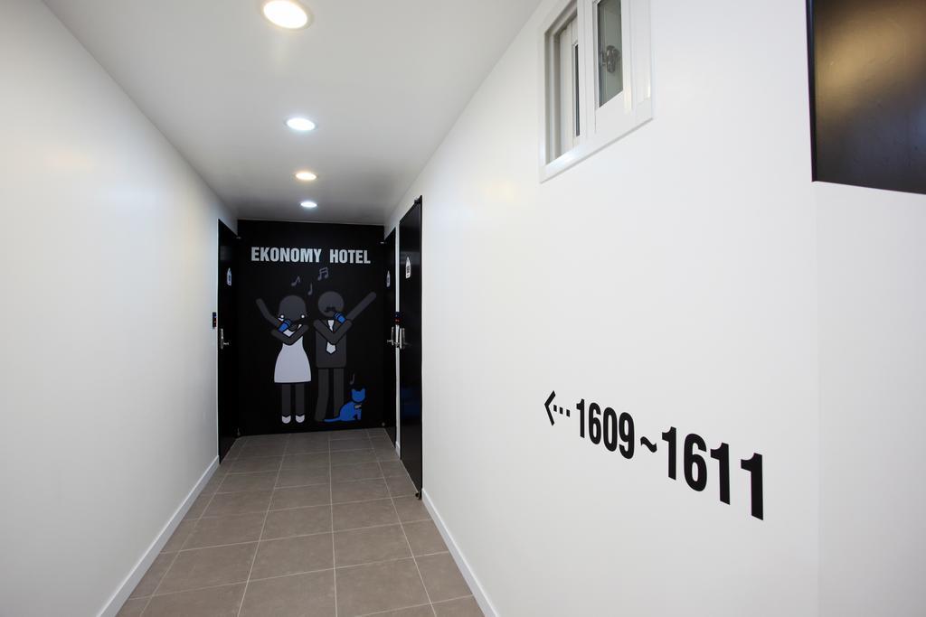 Ekonomy Hotel Myeongdong Central Seul Exterior foto