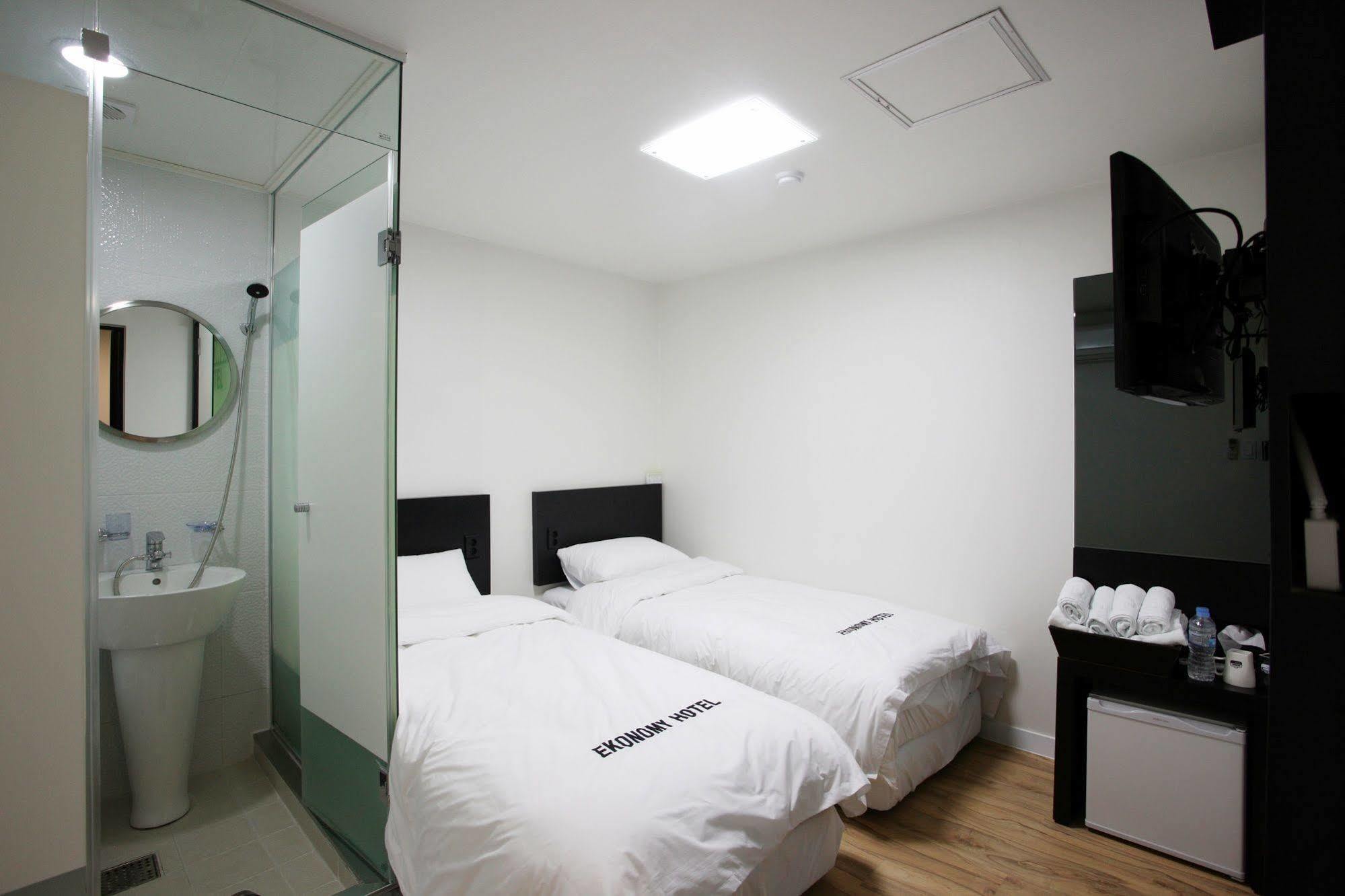 Ekonomy Hotel Myeongdong Central Seul Exterior foto