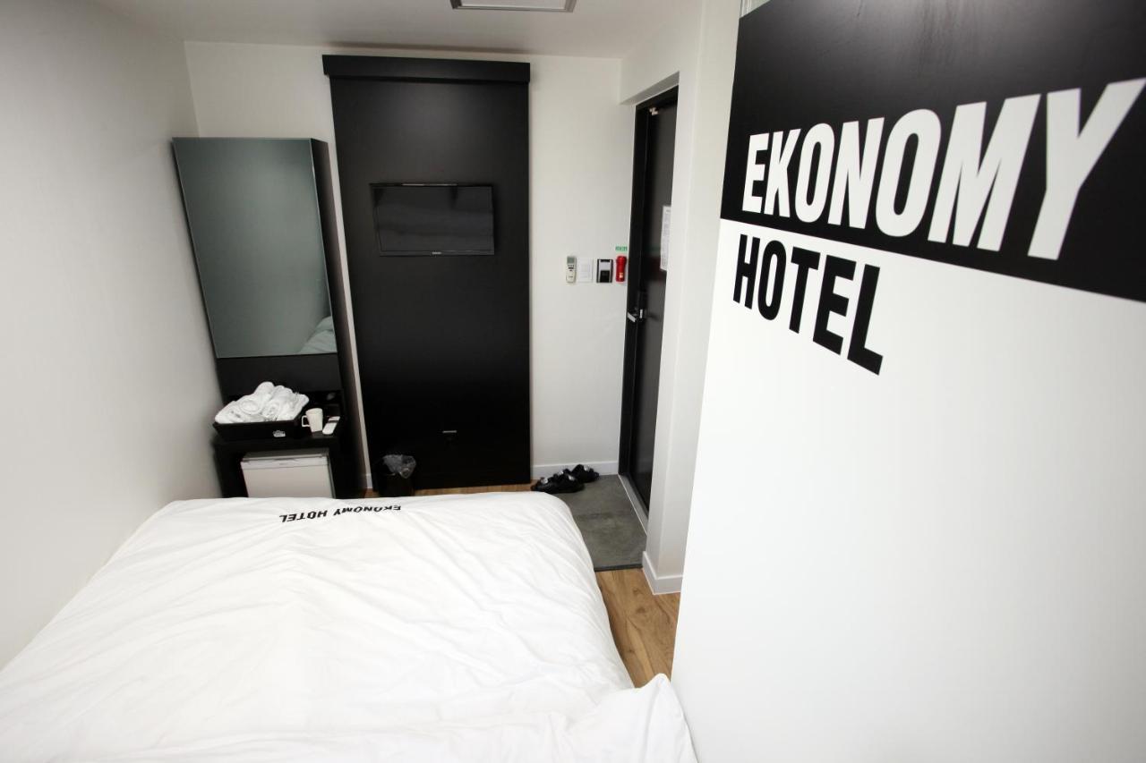 Ekonomy Hotel Myeongdong Central Seul Exterior foto