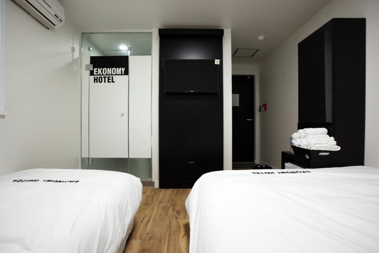 Ekonomy Hotel Myeongdong Central Seul Exterior foto